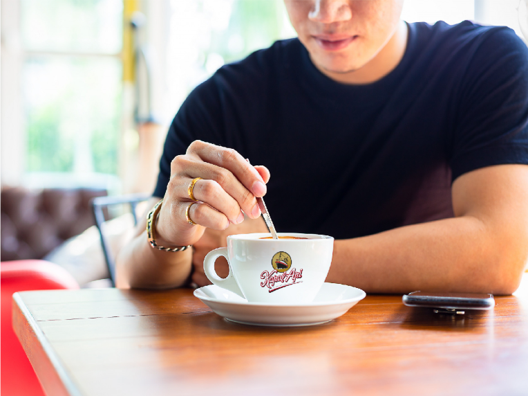 Alasan Positif Kenapa Saat Makin Dewasa, Makin Jarang Curhat 